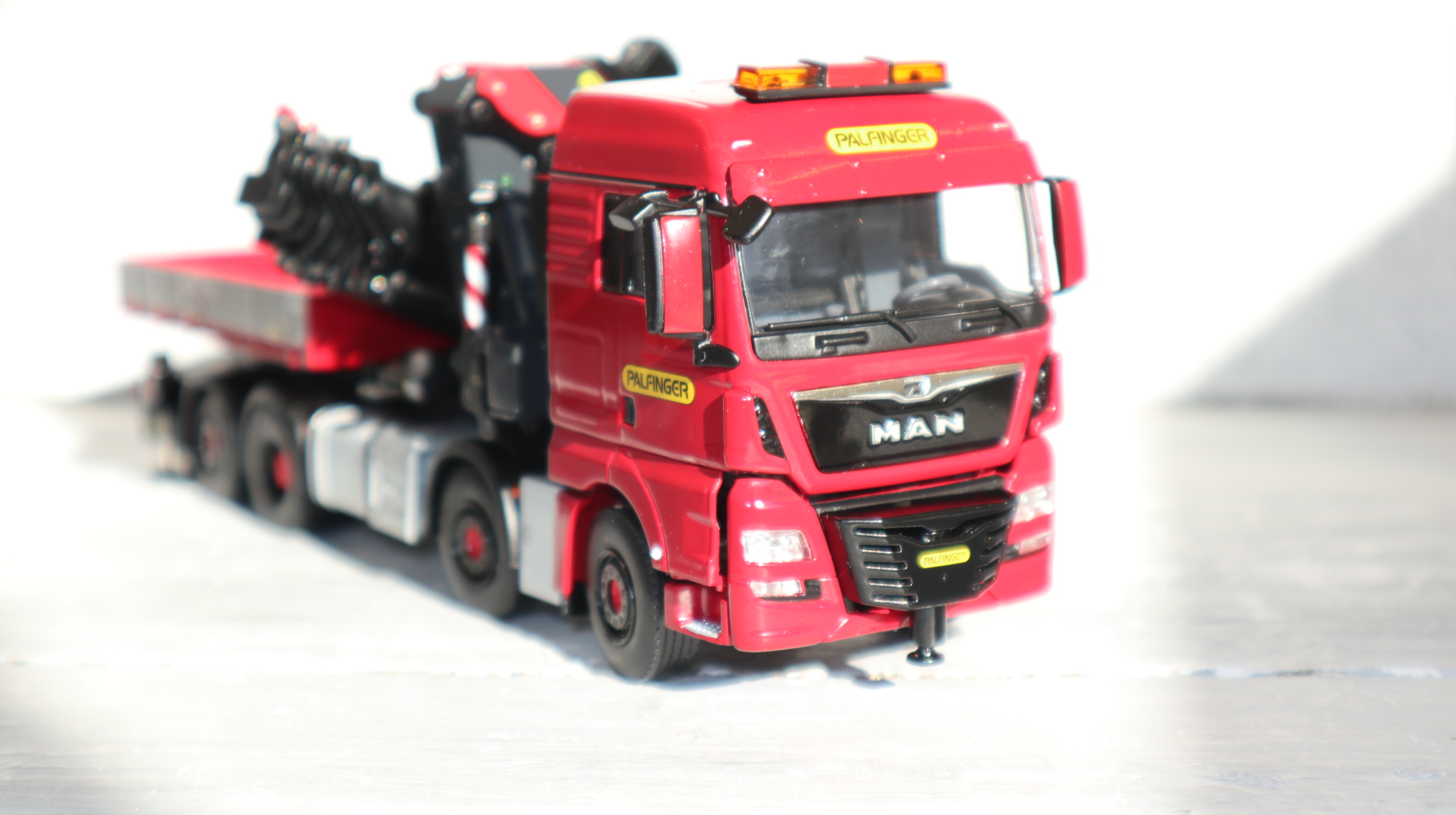 Für WSI For Man TGX XLX Euro 6C 8X4 SWAP Karosserie Mit PALFINGER PK 165.002 TEC7 + JIB Premium Line 1/50 DIECAST LKW Vorgebautes Modell